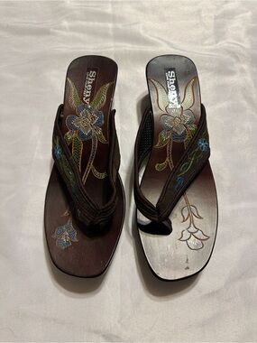 Brown Floral Embroidered Japanese wooden  Women's Thong Sandals